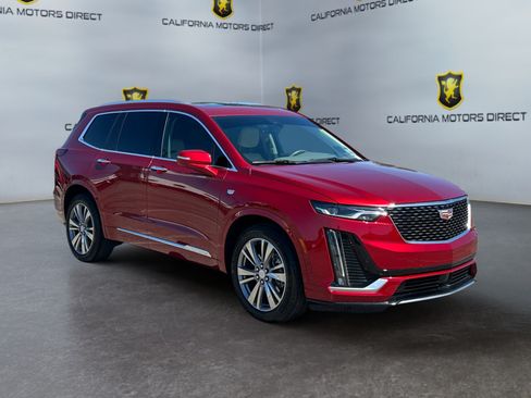 Used 2025 Cadillac XT6 Premium Luxury w/ Technology Package FWD image 7