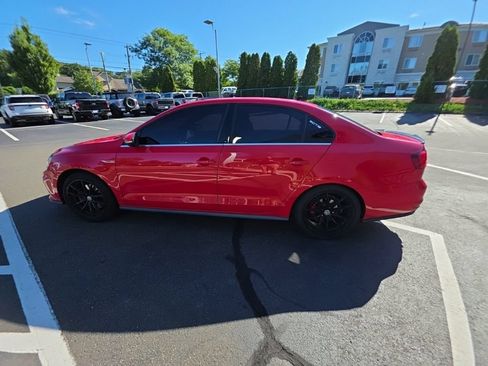Used 2017 Volkswagen Jetta GLI FWD image 6