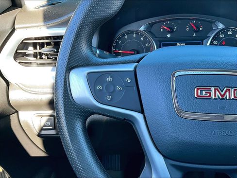 Used 2022 GMC Acadia SLE image 24