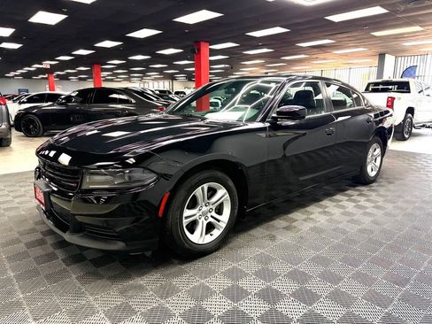 Used 2020 Dodge Charger SXT w/ Leather Interior Group RWD image 8