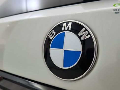 Used 2025 BMW X7 M60i AWD/4WD image 19