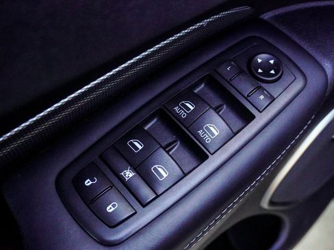 Used 2020 Dodge Durango R/T w/ Technology Group image 31