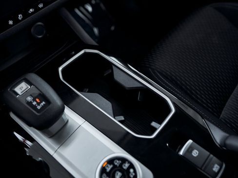 Used 2025 Mitsubishi Outlander ES image 54