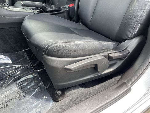 Used 2014 Subaru Crosstrek 2.0i Limited AWD/4WD image 4