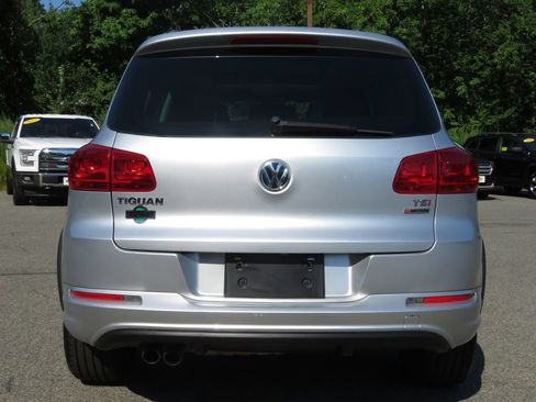 Used 2017 Volkswagen Tiguan Sport AWD/4WD image 6