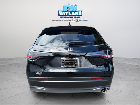 New 2027 Honda HR-V Sport image 4