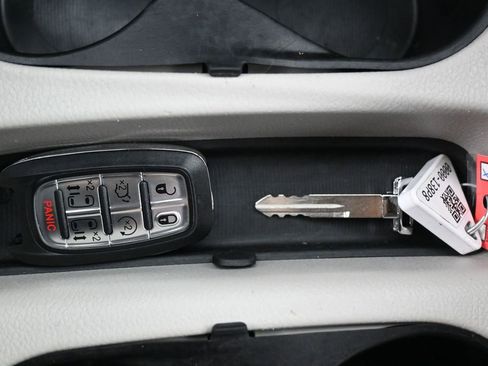 Used 2022 Chrysler Voyager LX FWD image 24