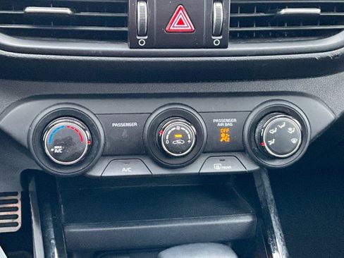 Used 2021 Kia Forte GT-Line w/ GT-Line Premium Package image 23