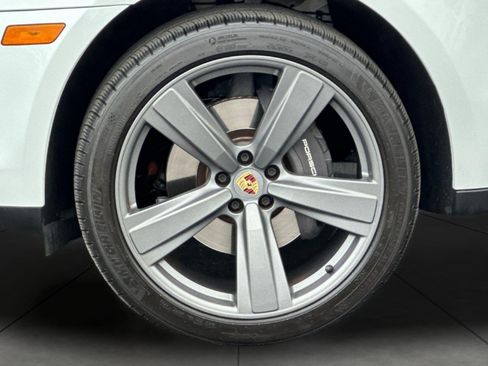 Used 2023 Porsche Macan AWD/4WD image 25