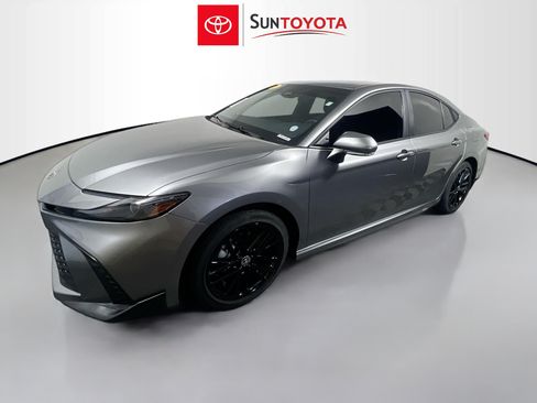 Used 2026 Toyota Camry SE FWD image 9