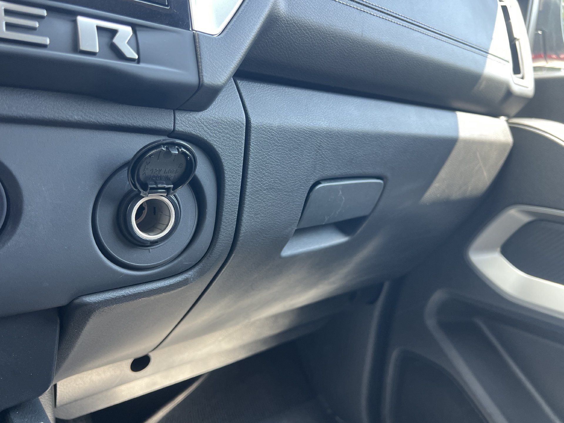 Certified 2025 Nissan Frontier SV RWD image 8