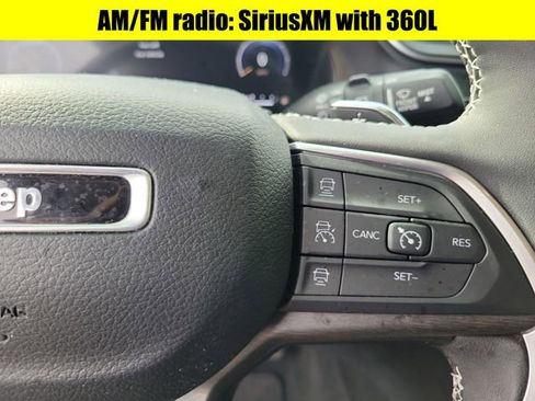 Used 2023 Jeep Grand Cherokee Limited image 12