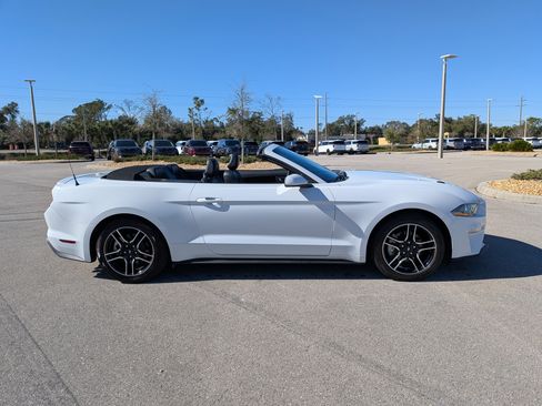 Used 2022 Ford Mustang Premium image 4