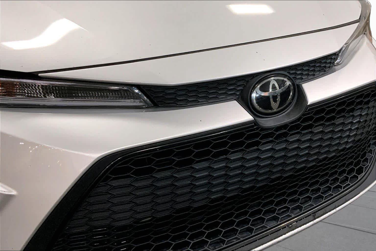 Certified 2020 Toyota Corolla LE w/ Carpet Mat Package (TMS) FWD image 30