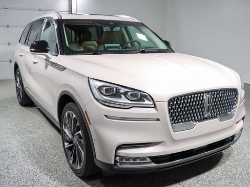 Used 2020 Lincoln Aviator Reserve w/ Equipment Group 202A image 5