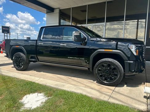 Used 2026 GMC Sierra 2500 Denali Ultimate AWD/4WD image 2