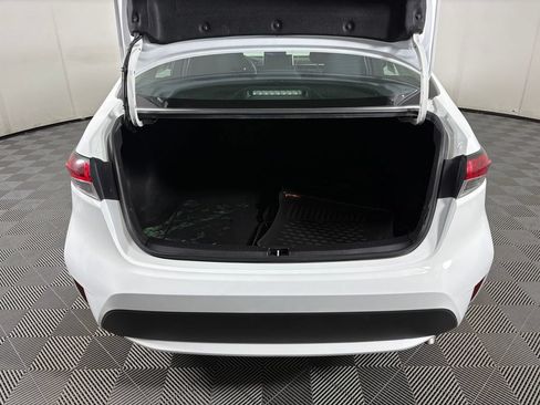 Used 2021 Toyota Corolla LE FWD image 28