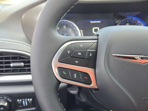 New 2026 Chrysler Pacifica Select FWD image 32