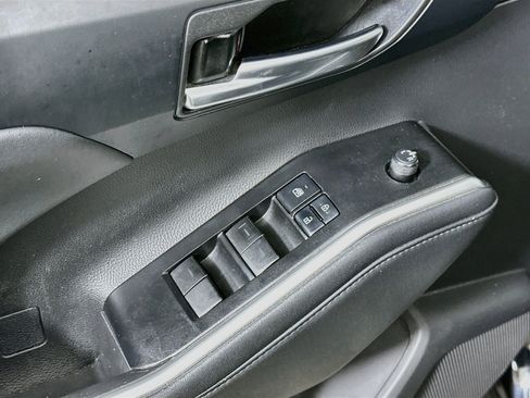 Used 2021 Toyota Highlander XLE FWD image 15