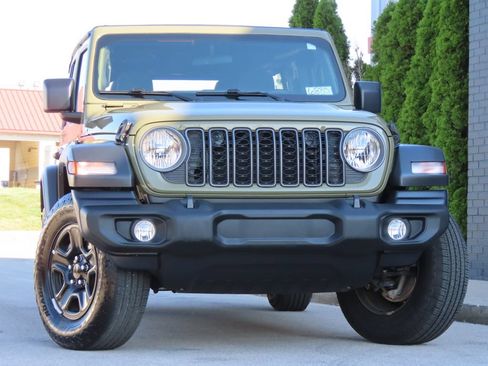 Used 2026 Jeep Wrangler Unlimited Sport AWD/4WD image 1