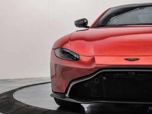 Used 2019 Aston Martin V8 Vantage Coupe RWD image 35