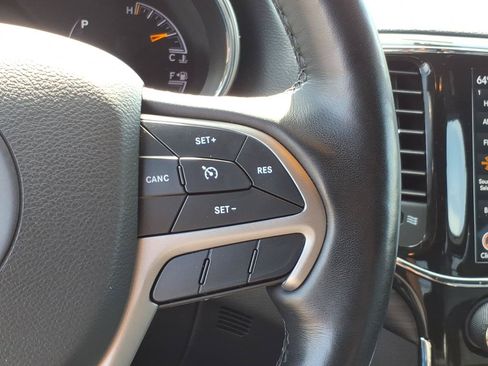 Used 2022 Jeep Grand Cherokee Laredo X AWD/4WD image 17
