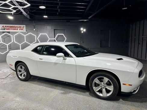 Used 2021 Dodge Challenger SXT RWD image 5