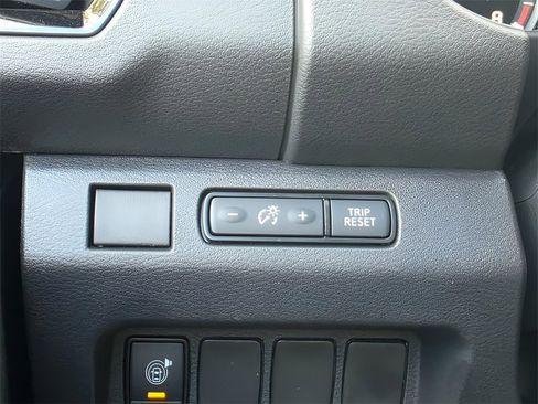 New 2026 Nissan Frontier SV image 25