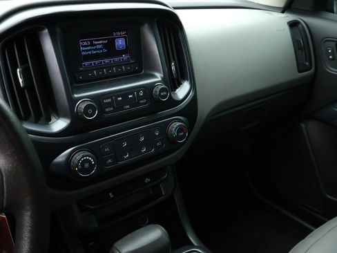 Used 2017 Chevrolet Colorado W/T RWD image 12