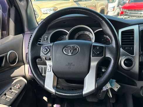 Used 2015 Toyota Tacoma 4x4 Double Cab image 17