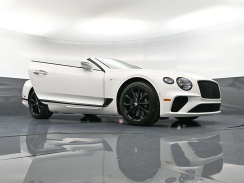 Used 2021 Bentley Continental GT image 39