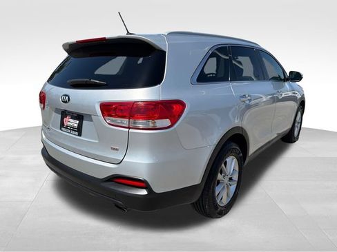 Used 2016 Kia Sorento FWD image 7