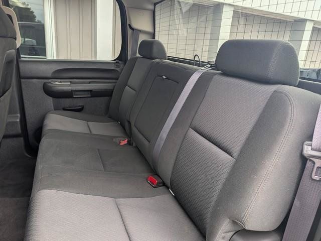 Used 2011 Chevrolet Silverado 2500 LT w/ Interior Plus Package AWD/4WD image 18