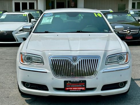 Used 2014 Chrysler 300 C w/ Light Group image 3