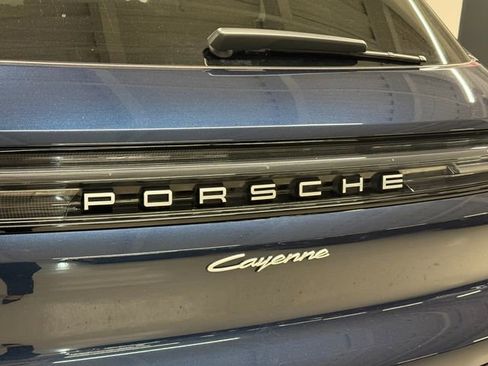Certified 2026 Porsche Cayenne E-Hybrid AWD/4WD image 13