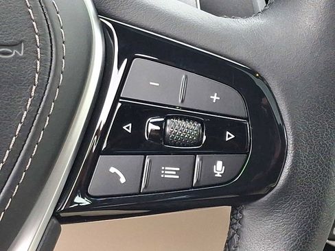 Certified 2023 BMW 530i xDrive w/ Premium Package image 25