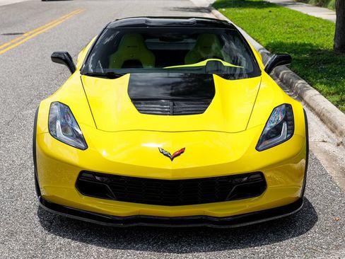Used 2019 Chevrolet Corvette Z06 RWD image 2