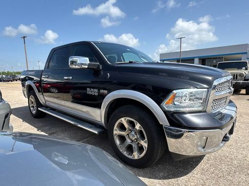 Used 2016 RAM 1500 Laramie AWD/4WD image 2
