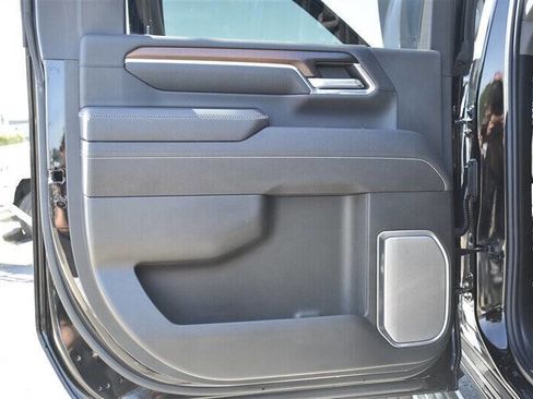Used 2024 GMC Sierra 3500 Denali w/ Denali Reserve Package AWD/4WD image 21