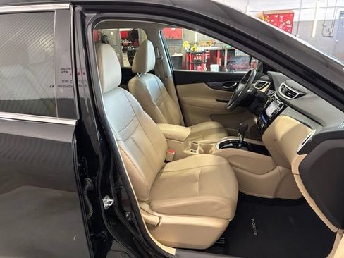 Used 2016 Nissan Rogue SL w/ SL Premium Package AWD/4WD image 18