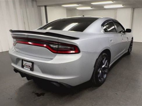 Used 2021 Dodge Charger SXT w/ Blacktop Package image 8