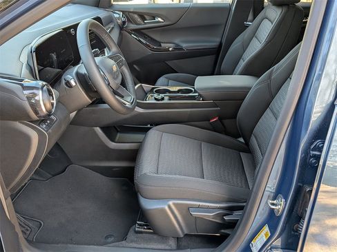 New 2026 Chevrolet Equinox LT image 18