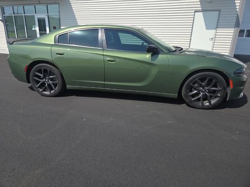 Used 2021 Dodge Charger SXT w/ Blacktop Package RWD image 14