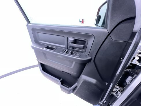 Used 2018 RAM 1500 Express w/ Express Value Package RWD image 29