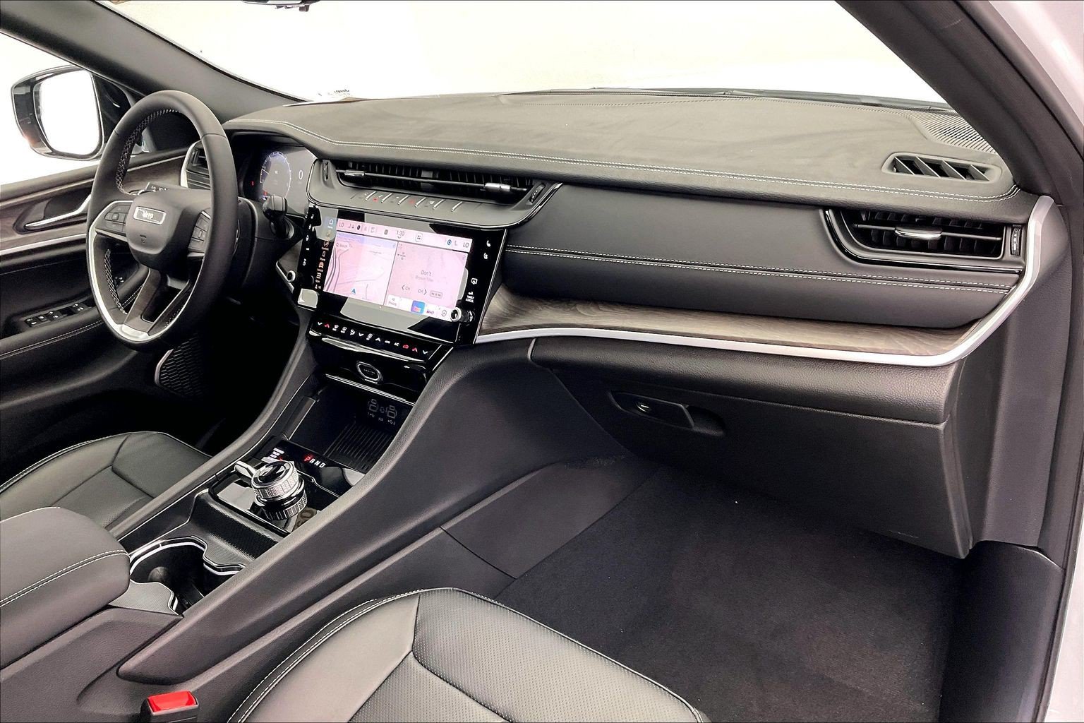 New 2027 Jeep Grand Cherokee Limited AWD/4WD image 6