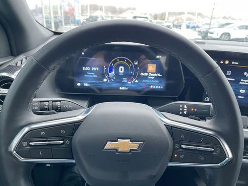 Used 2025 Chevrolet Equinox LT w/ Convenience Package II image 11