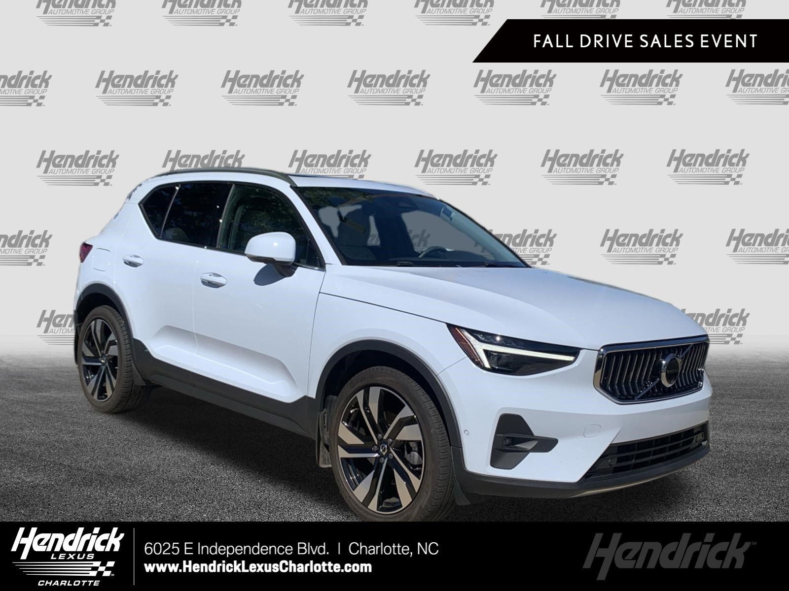 Used 2024 Volvo XC40 B5 Plus w/ Protection Package Premier AWD/4WD image 1