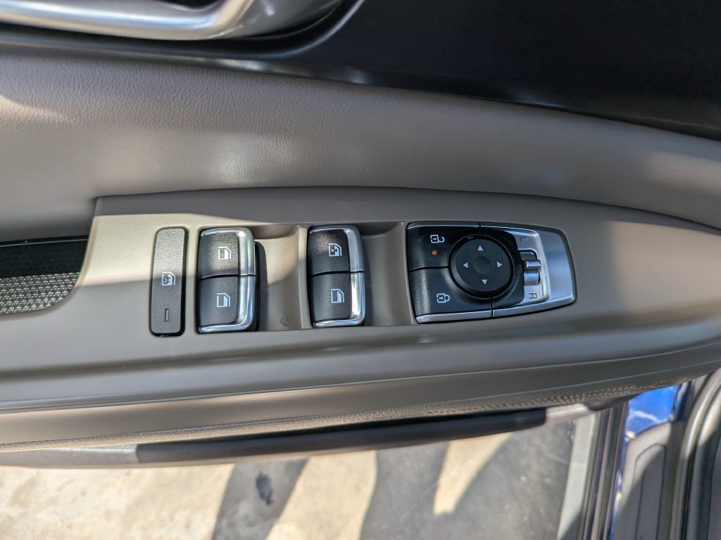 Certified 2026 Kia Carnival FWD image 18