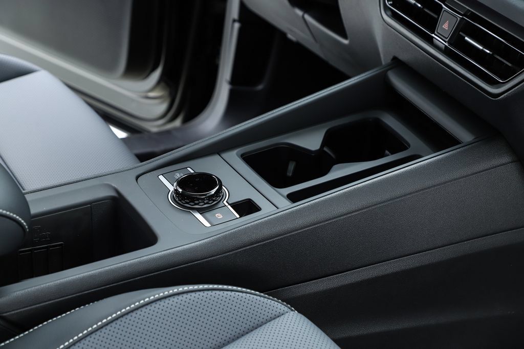 New 2026 Volkswagen Tiguan SE AWD/4WD image 73