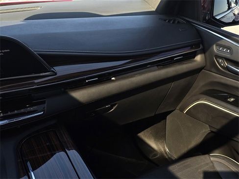 Used 2023 Cadillac Escalade Premium Luxury image 16